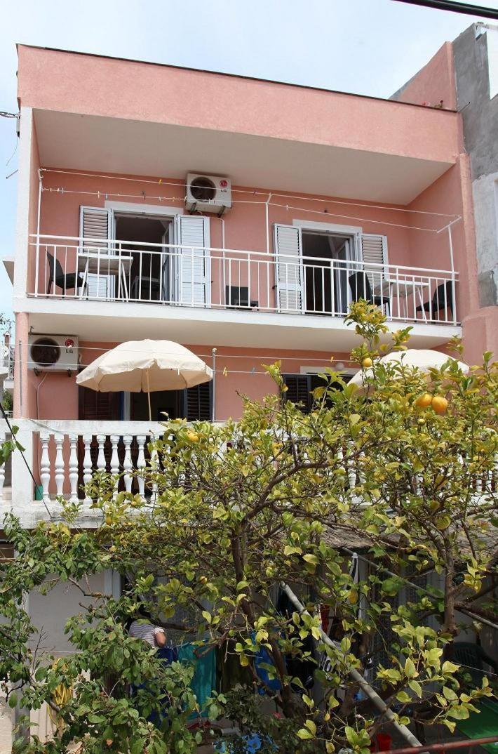 Apartments Alissa ฮวาร์ ภายนอก รูปภาพ