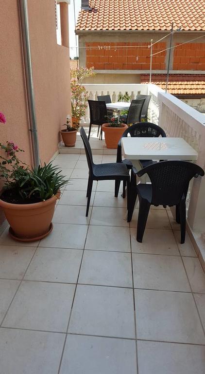 Apartments Alissa ฮวาร์ ภายนอก รูปภาพ