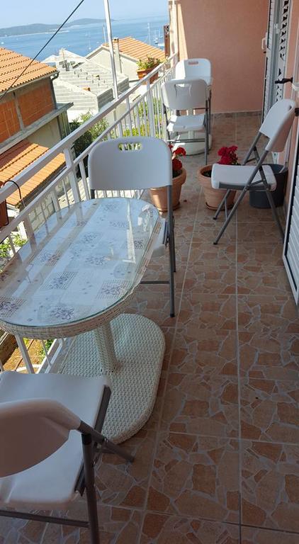 Apartments Alissa ฮวาร์ ภายนอก รูปภาพ