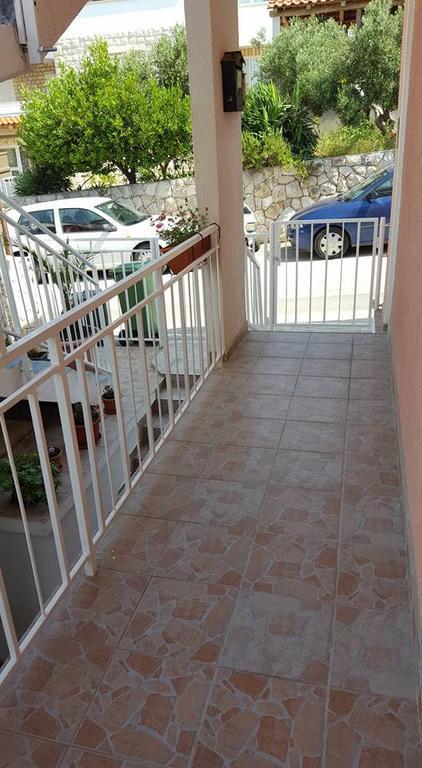 Apartments Alissa ฮวาร์ ภายนอก รูปภาพ